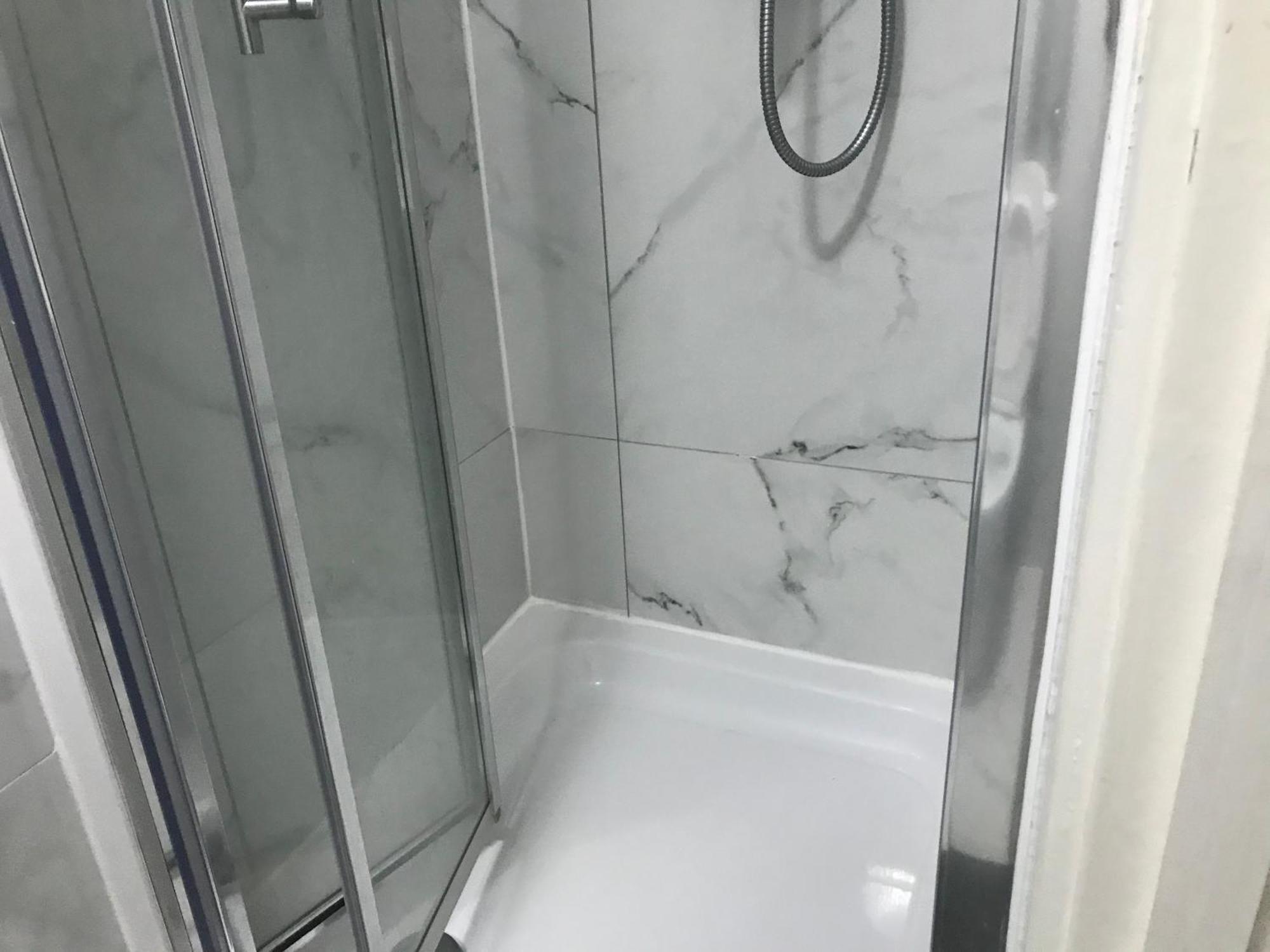 Ensuite With Kitchen Ext Large Room With Balcony In Zone 2 Λονδίνο Εξωτερικό φωτογραφία