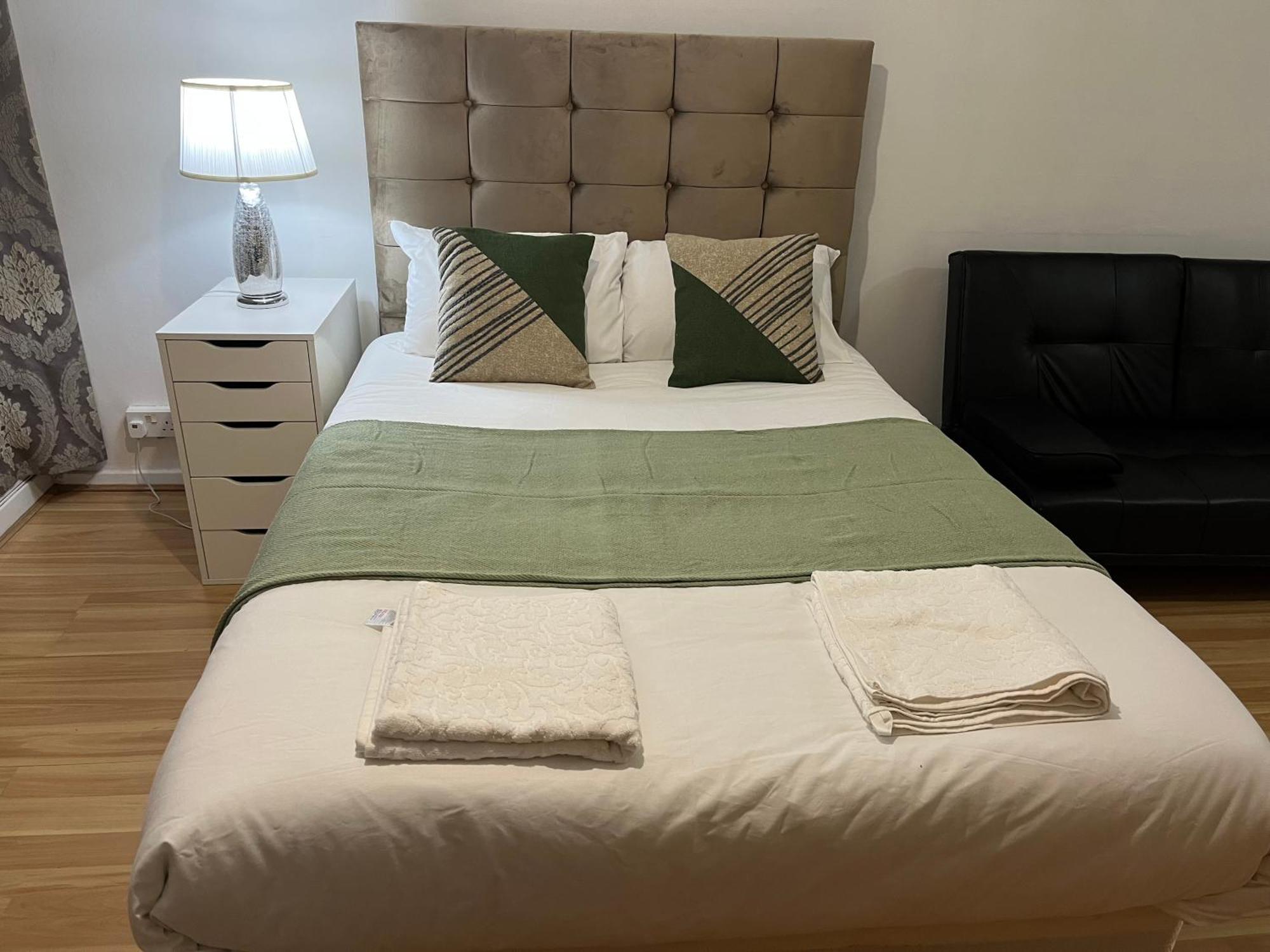Ensuite With Kitchen Ext Large Room With Balcony In Zone 2 Λονδίνο Εξωτερικό φωτογραφία